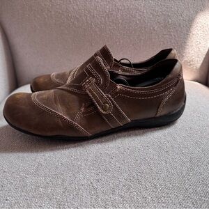 Woman’s Earth Origins Alice Brown Leather Slip On Loafers Size 8.5 M